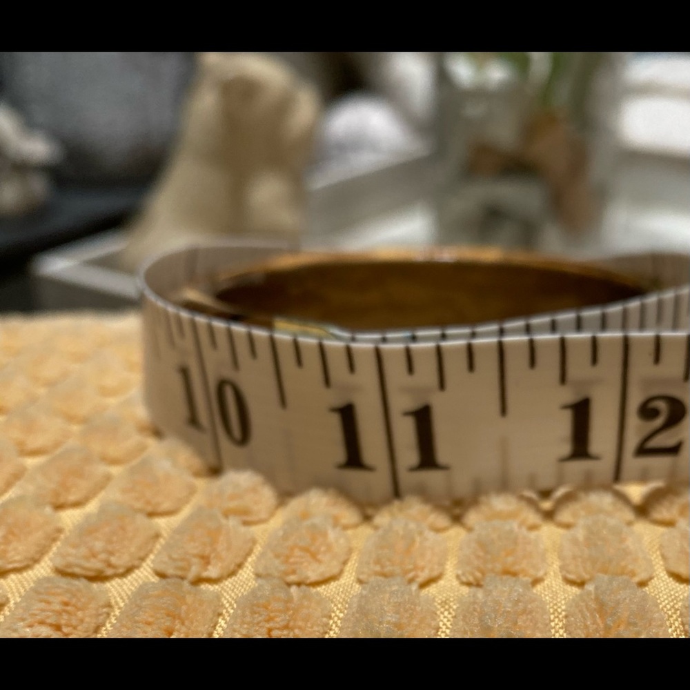 Chunky animal print acrylic bangles set - Picture 4 of 5